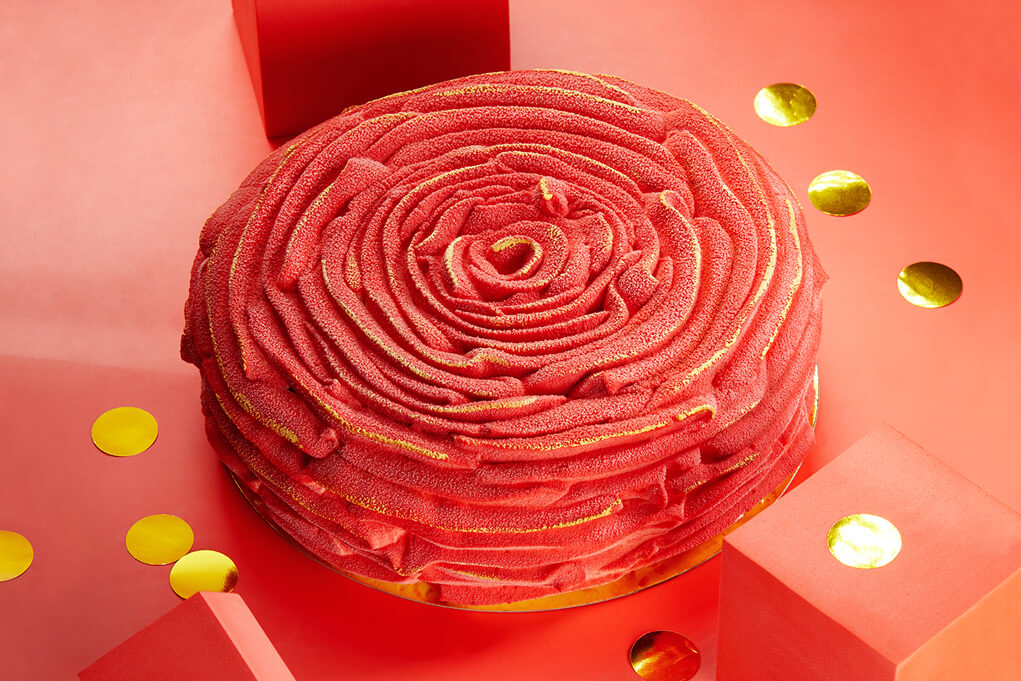 Cake «Pavlova» red