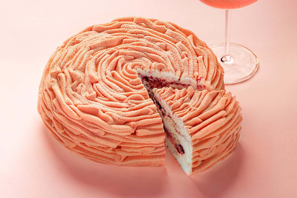 Cake «Anna Pavlova» peach