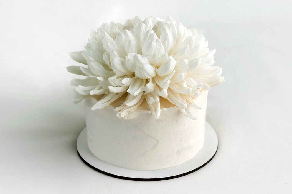 Бенто торт “ПОЛУНИЦЯ-ЧІА” білий святковий