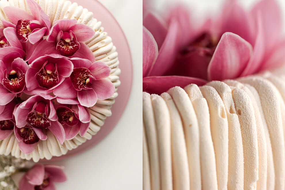 Мусовий торт “Яблуко-кардамон” з квітами